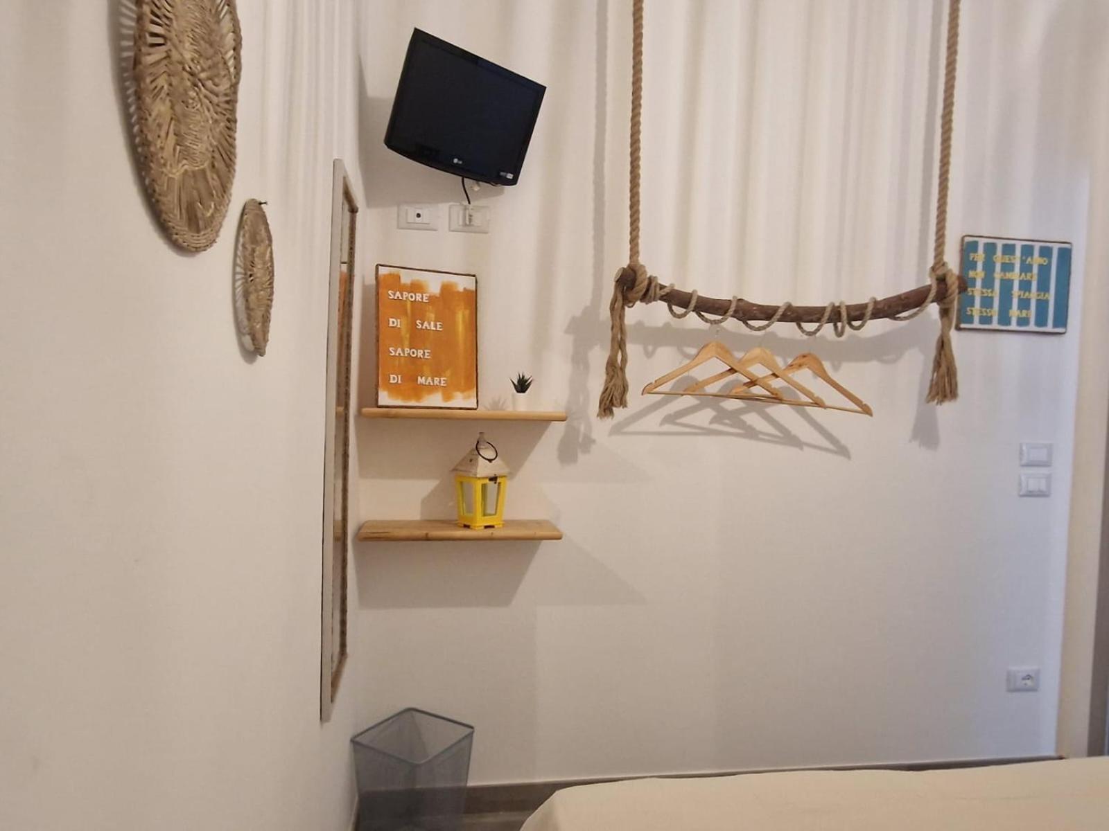 Camere A Oriente II Room And Apartments توري ديل أورسو المظهر الخارجي الصورة